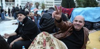 «Ό,τι του λαλεί, του… Μιχελογιαννάκη του λολοστεφανή»