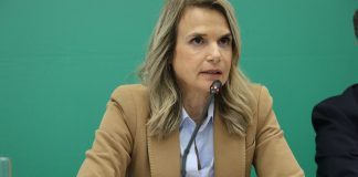 Μιλένα Αποστολάκη: «Κάθε 15 μέρες θα έρχεται ο πατερούλης να ανακοινώνει παράταση;» – Σφοδρά πυρά για τα κυβερνητικά…