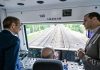 Ο Μητσοτάκης μετά το μετρό Θεσσαλονίκης πήρε... τον Ηλεκτρικό στην Αθήνα κι έκανε δρομολόγιο με ανακατασκευασμένο συρμό
