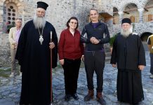 Στην Πιερία με τα «ιερά ράσα» ο Κυριάκος