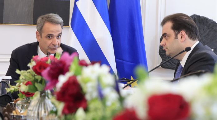 Ψάχνει… ώθηση μέσω της καθημερινότητας μετά την ψυχρολουσία από Βρυξέλλες και… γκάλοπ Ψάχνει… ώθηση μέσω της καθημερινότητας μετά την ψυχρολουσία από Βρυξέλλες και… γκάλοπ