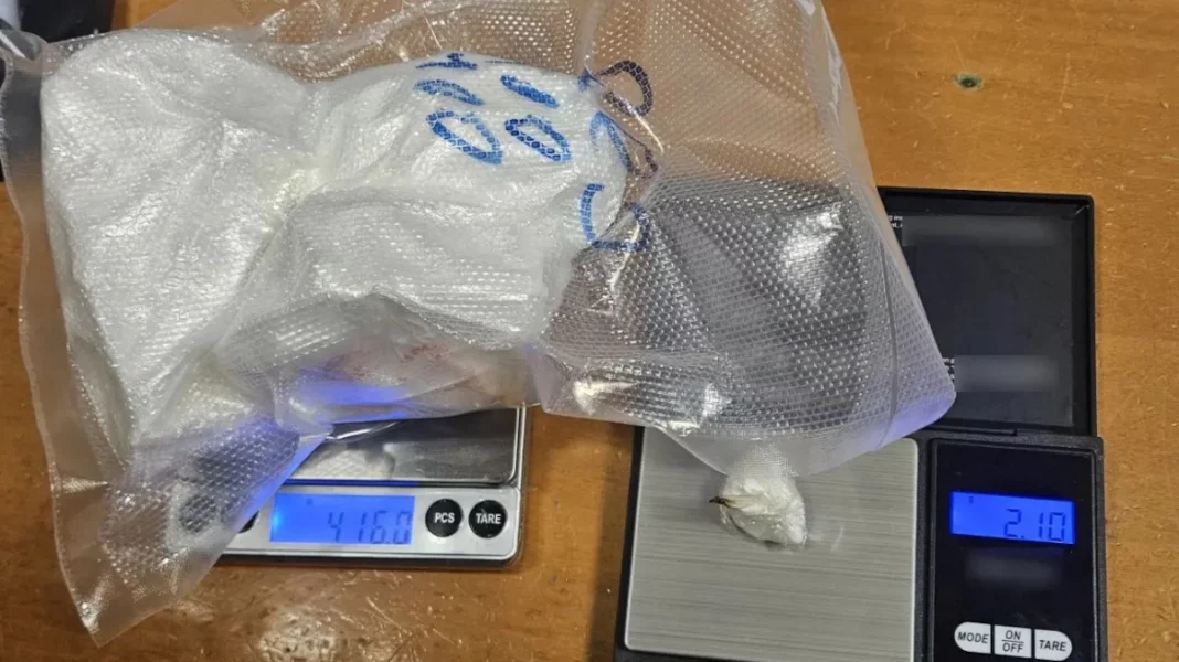 Συνελήφθη 29χρονος στην Καλλιθέα που έκρυβε κοκαΐνη κάτω από το κάθισμα του οδηγού