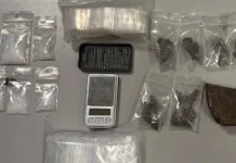 Δύο συλλήψεις για διακίνηση ναρκωτικών σε Ομόνοια και Μεταξουργείο, χρησιμοποιούσαν εγκαταλελειμμένο κτίριο ως «καβάτζα»