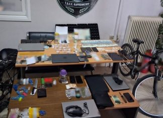 Καρπενήσι: Προφυλακίστηκε ο 18χρονος αρχηγός του κυκλώματος που διακινούσε ναρκωτικά σε σχολεία Καρπενήσι: Προφυλακίστηκε ο 18χρονος αρχηγός του κυκλώματος που διακινούσε ναρκωτικά σε σχολεία