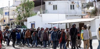 «Πνίγεται» η Ιεράπετρα: Πάνω από 1.200 παράνομοι μετανάστες έφτασαν σε μόλις έξι ημέρες