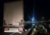 Νταλίκα γεμάτη ζάχαρη εξετράπη στην Αθηνών-Λαμίας – Σκορπίστηκε το φορτίο στον δρόμο