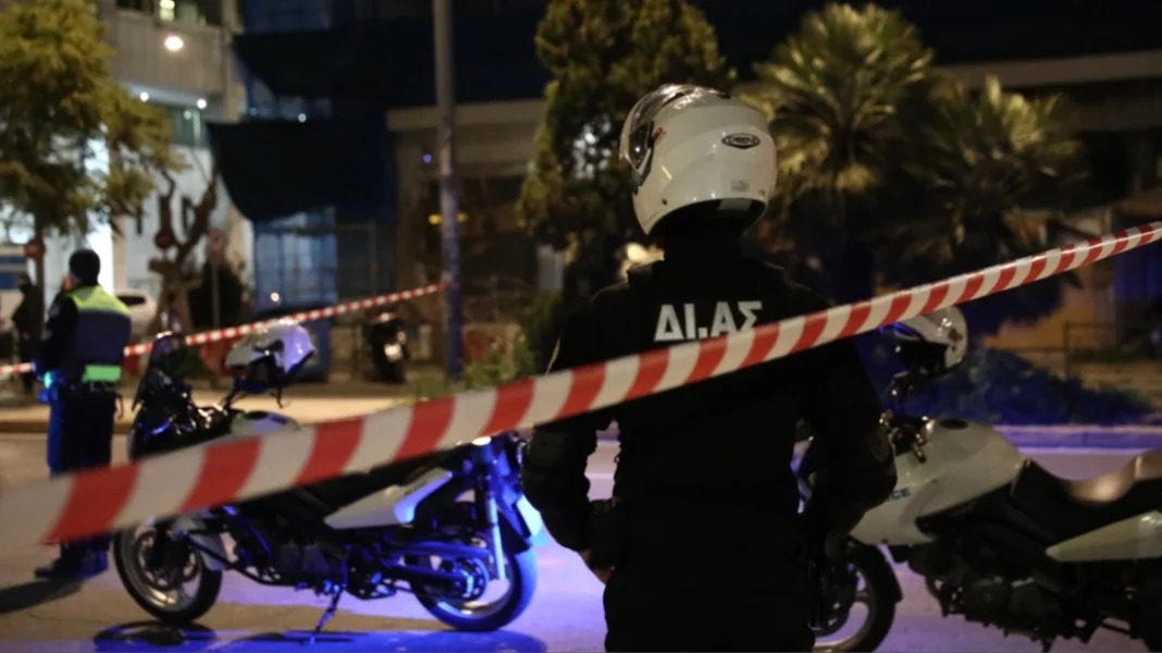 Έκρηξη σε διαμέρισμα στου Ζωγράφου, δύο άτομα προληπτικά στο νοσοκομείο