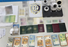 Κατάστημα κινητών στην Ομόνοια ήταν «βιτρίνα» για διακίνηση πλαστών ταξιδιωτικών εγγράφων, δύο συλλήψεις