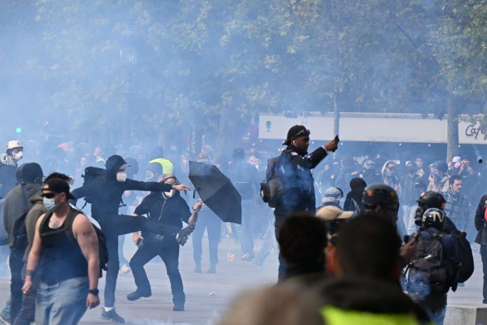 «Η Αθήνα να μην γίνει Παρίσι»: Φόβος στο Μαξίμου για μετάδοση της κοινωνικής έντασης στην Ελλάδα