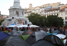 Χιλιάδες στους δρόμους για τη στεγαστική κρίση και στην Πορτογαλία, 55 συλλήψεις και συγκρούσεις με την αστυνομία