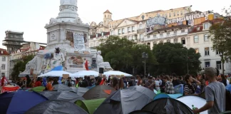 Χιλιάδες στους δρόμους για τη στεγαστική κρίση και στην Πορτογαλία, 55 συλλήψεις και συγκρούσεις με την αστυνομία