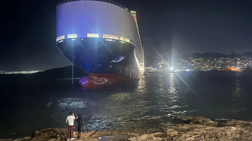 prosaraksi_ploiou_mk Προσάραξε φορτηγό πλοίο στον δίαυλο του Ναυστάθμου Σαλαμίνας, δείτε βίντεο και φωτογραφίες