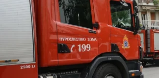 Αίσιο τέλος στο θρίλερ με τον άνδρα που απειλούσε να αυτοκτονήσει στον Ίλιον, απομακρύνθηκε από το μπαλκόνι