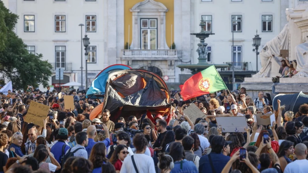 Η αστυνομία διέλυσε τους καταυλισμούς των ακτιβιστών υπέρ της στέγασης στη Λισαβόνα και το Πόρτο