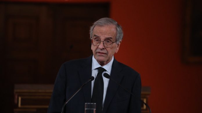 Οι διαρροές της ΝΔ και το βλέμμα στον Σαμαρά