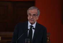 Σαμαράς: Γιατί κλιμακώνει τα πυρά κατά Μητσοτάκη, χωρίς να προχωρά από τώρα στο νέο κόμμα
