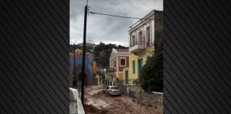 Σε ποτάμια μετατράπηκαν δρόμοι στη Σύμη λόγω της κακοκαιρίας – (VIDEO)