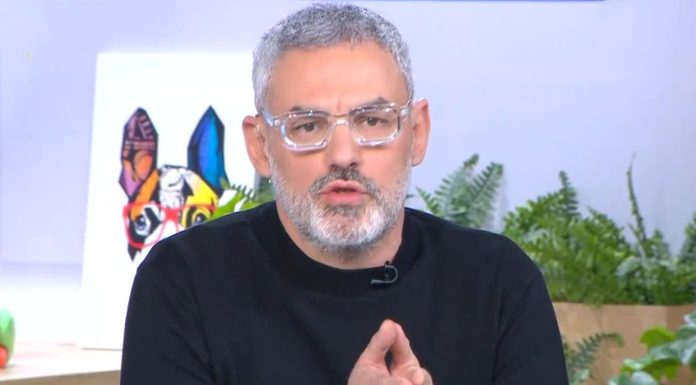 Συρίγος ξεφτιλίζει τον Μητσοτάκη: «Έχει τον Φλωρίδη στην κυβέρνηση λες και είναι «ιερή αγελάδα»-(VIDEO) Συρίγος ξεφτιλίζει τον Μητσοτάκη: «Έχει τον Φλωρίδη στην κυβέρνηση λες και είναι «ιερή αγελάδα»-(VIDEO)