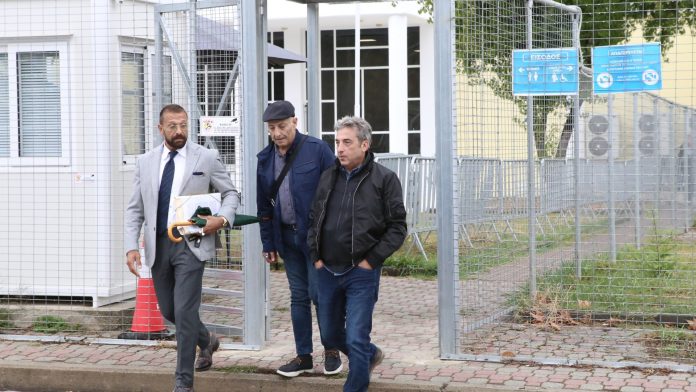 Δίκη για Τέμπη: Φοβίες που επιμένουν, πολεμικό σκηνικό και κορμιά εγκλωβισμένα στα συντρίμμια των αμαξοστοιχιών – Κόβουν την ανάσα οι καταθέσεις των επιζώντων Δίκη για Τέμπη: Φοβίες που επιμένουν, πολεμικό σκηνικό και κορμιά εγκλωβισμένα στα συντρίμμια των αμαξοστοιχιών –…