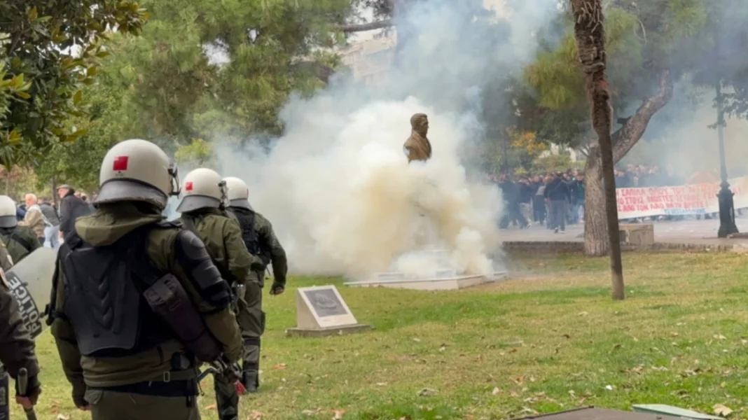 Επεισόδια στη συγκέντρωση διαμαρτυρίας για την ομιλία του Κασιδιάρη στη Θεσσαλονίκη