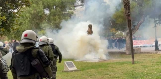Επεισόδια στη συγκέντρωση διαμαρτυρίας για την ομιλία του Κασιδιάρη στη Θεσσαλονίκη