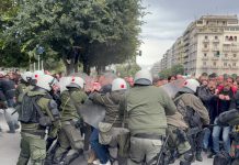 Ελεύθεροι οι προσαχθέντες από τα επεισόδια στη συγκέντρωση διαμαρτυρίας για την ομιλία του Κασιδιάρη στη Θεσσαλονίκη Ελεύθεροι οι προσαχθέντες από τα επεισόδια στη συγκέντρωση διαμαρτυρίας για την ομιλία του Κασιδιάρη στη Θεσσαλονίκη