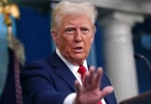 Επίθεση Τραμπ σε δημοσιογράφο του Reuters: «Είσαι χάλια, φρόντισε τον εαυτό σου» Επίθεση Τραμπ σε δημοσιογράφο του Reuters: «Είσαι χάλια, φρόντισε τον εαυτό σου»