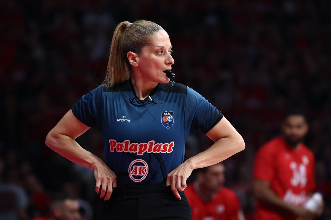 Intime Live Βαγγέλης Τσάπας για το Basketgate: Είχα δώσει 5.000 ευρώ στην Τσαρούχα σε φάκελο και κανόνισα να πάει στο Costa Navarino