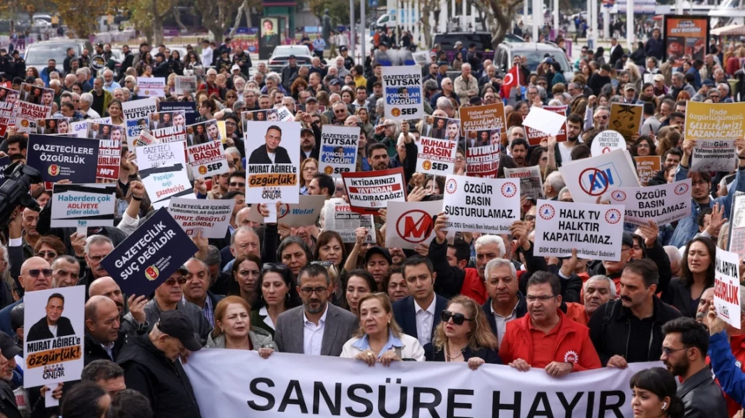 Διαδηλώσεις εργαζόμενων στον Τύπο στην Τουρκία κατά της λογοκρισίας