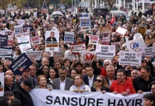 Διαδηλώσεις εργαζόμενων στον Τύπο στην Τουρκία κατά της λογοκρισίας
