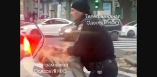 Σάλος με αστυνομικό που χτύπησε εντυπωσιακή Ουκρανή: Τον κοιτούσαν σαστισμένοι οι πολίτες