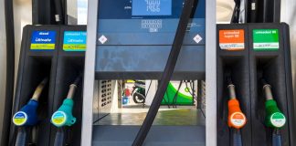Άνθρακες ο θησαυρός: Πέντε λεπτά στο diesel και καμία αλλαγή στην αμόλυβδη