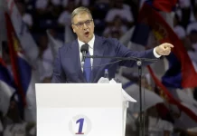 Βαθιά πόλωση στη Σερβία πριν τις εκλογές: Καταγγελίες από ΜΚΟ για υποκλοπές, εκφοβισμό και έλεγχο των ΜΜΕ