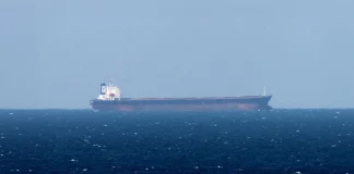 Στις φλόγες τυλίχθηκε εμπορικό πλοίο στη Μαύρη Θάλασσα, απομακρύνθηκε με ασφάλεια το πλήρωμα
