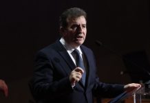 Στο στόχαστρο οι μετανάστες, όχι όσοι τους εκμεταλλεύονται: «Θα τους πετάξουμε έξω», η ατυχής δήλωση Χρυσοχοΐδη