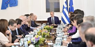 Μάστιγα η «λευκή απεργία» των υπουργών: Γιατί ο Μητσοτάκης ζητάει διαρκώς από όλους να ιδρώσουν τη φανέλα Μάστιγα η «λευκή απεργία» των υπουργών: Γιατί ο Μητσοτάκης ζητάει διαρκώς από όλους να ιδρώσουν τη φανέλα
