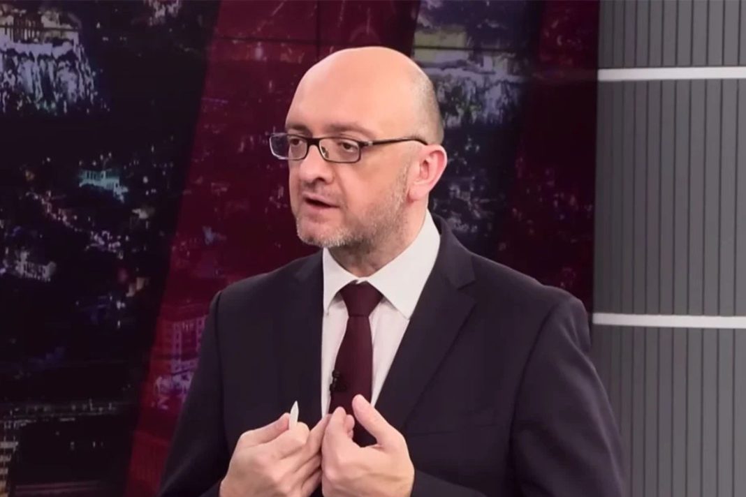 ONE Channel: «Σχόλασε» τον Σταμάτη Ζαχαρό μετά τον κοινωνικό σάλο που προκάλεσε
