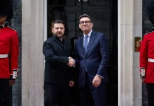 Άμεση στρατιωτική βοήθεια από τη Βρετανία ζήτησε ο Ζελένσκι από τον Μπέρναμ, που του... δειγμάτισε νέους πυραύλους