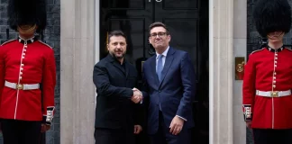 Άμεση στρατιωτική βοήθεια από τη Βρετανία ζήτησε ο Ζελένσκι από τον Μπέρναμ, που του... δειγμάτισε νέους πυραύλους