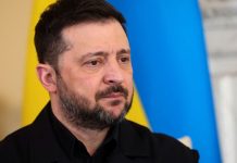 Ο Ζελένσκι σε αδιέξοδο – Κατηγορεί τις ΗΠΑ για αδράνεια: «Διαπραγματεύομαι οικονομικά projects με τη Ρωσία» Ο Ζελένσκι σε αδιέξοδο – Κατηγορεί τις ΗΠΑ για αδράνεια: «Διαπραγματεύομαι οικονομικά projects με τη Ρωσία»