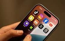 28 ερωταπαντήσεις για το μπλόκο στα social media στα παιδιά κάτω των 15 ετών: Πώς θα ελέγχεται η ηλικία και τι ισχύει…