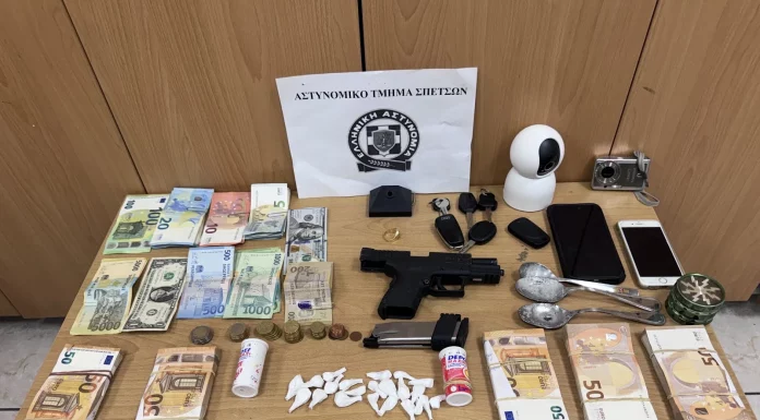 Διακίνηση ναρκωτικών με βιτρίνα βαν διανομής μεγάλης αλυσίδας σούπερ μάρκετ στις Σπέτσες